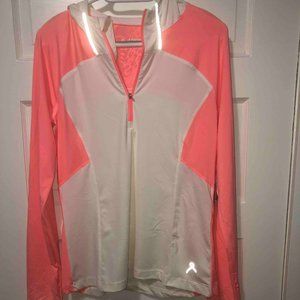 NWT Running Room hooded half-zip "Charming" pullover. Size Large